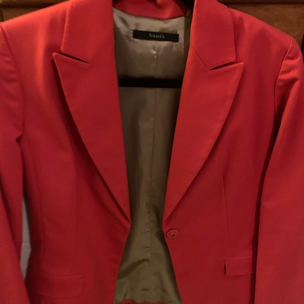 EUC 🧡Pretty coral 🍊tangerine colored jacket